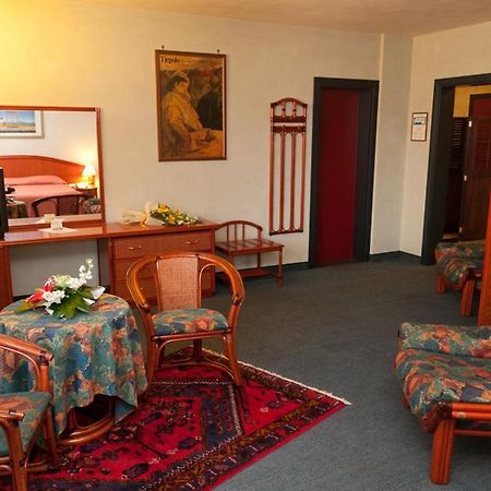 Hotel Villa Isabela Sant'Angelo  Екстер'єр фото