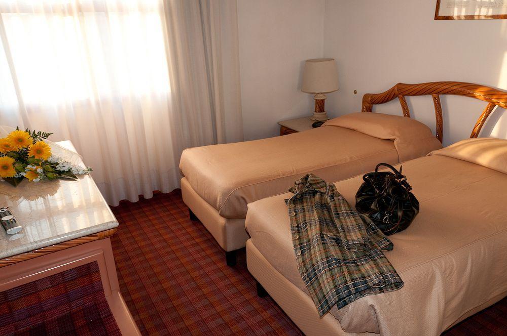 Hotel Villa Isabela Sant'Angelo  Екстер'єр фото