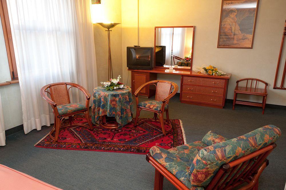 Hotel Villa Isabela Sant'Angelo  Екстер'єр фото