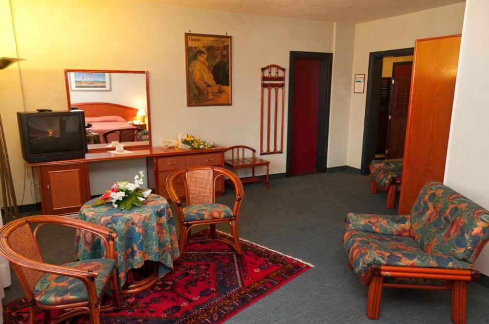 Hotel Villa Isabela Sant'Angelo  Екстер'єр фото